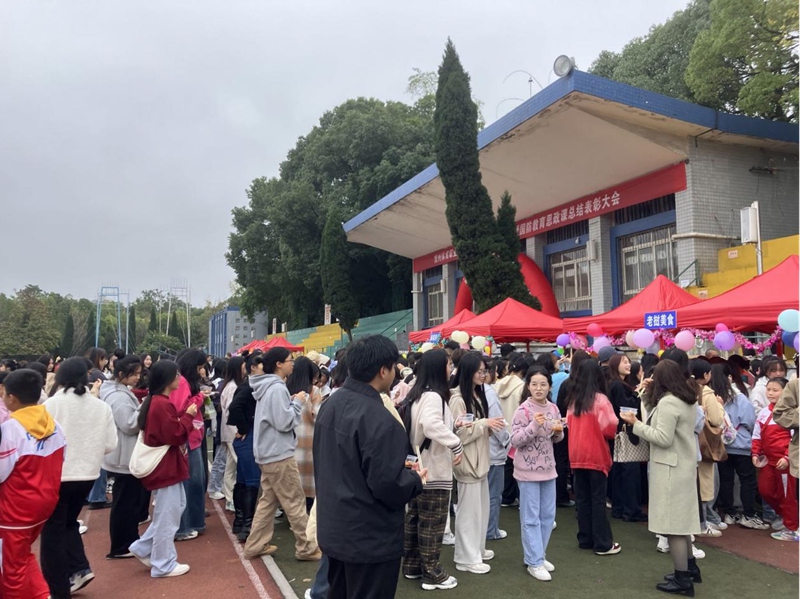 贵州民族大学开展“东南亚美食文化节暨中华优秀传统文化展”美育实践活动(图2)