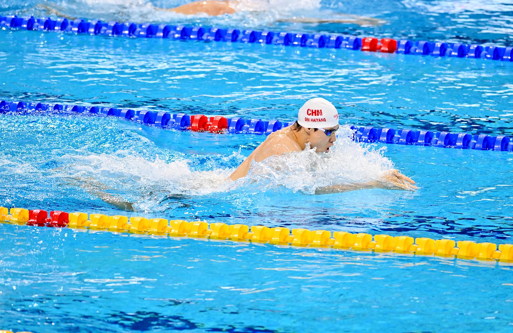 2024游泳世界杯新加坡站覃海洋破亚洲纪录夺冠(图1)