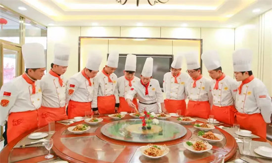 青年厨王争霸 比拼创意西餐(图1)