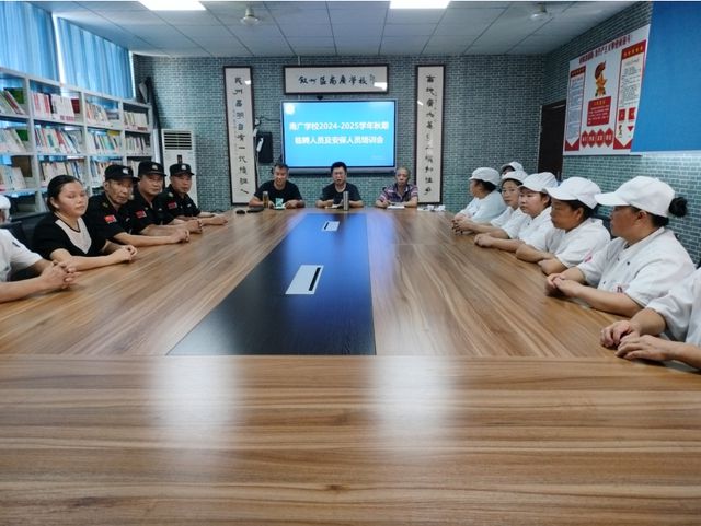 宜宾市叙州区南广学校开展2024年秋期食堂从业人员培训(图2)