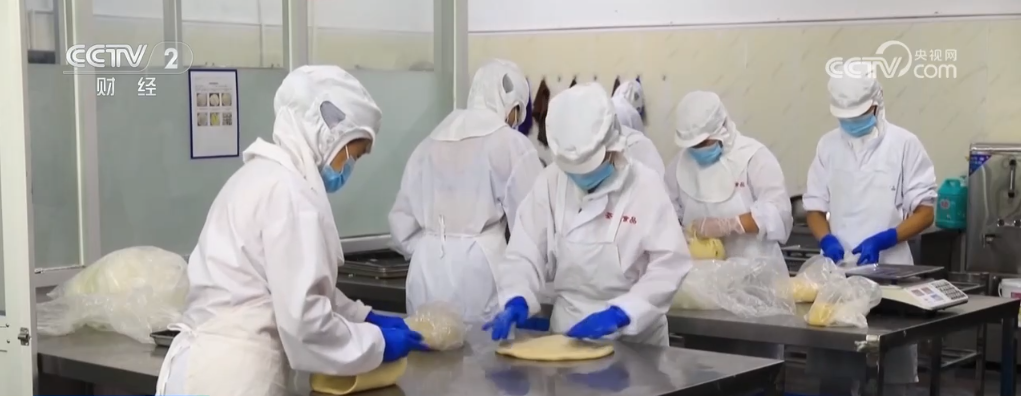 中国传统美食抢“鲜”出海 海关助力中式美味香飘境外(图2)