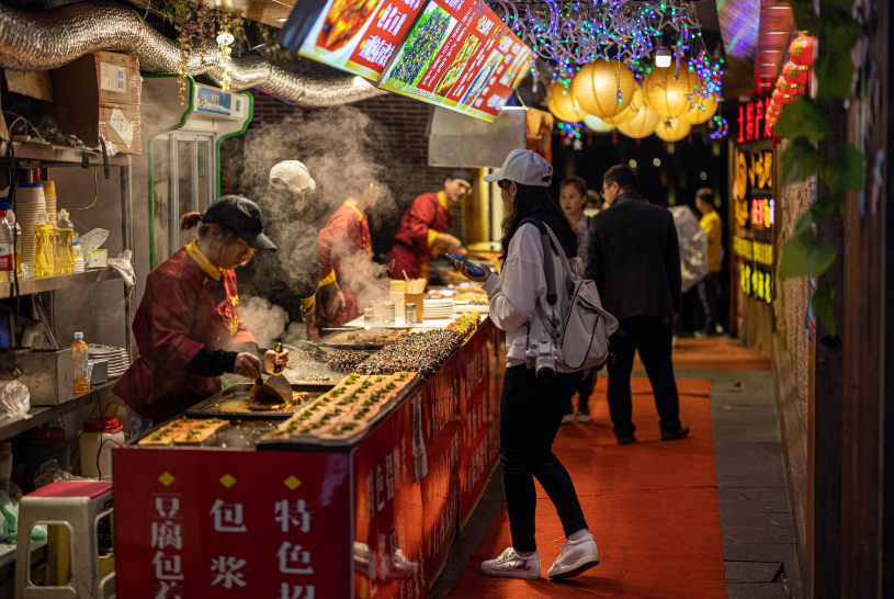 国家统计局：10月餐饮收入4952亿元同比增长32%(图2)