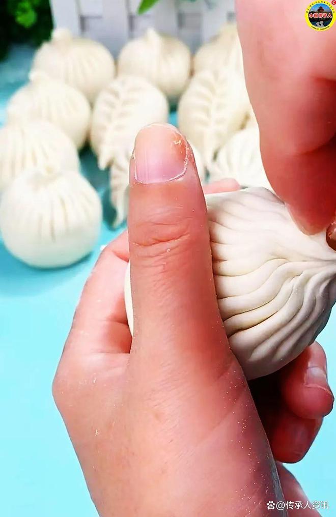 中国传承人李新同丨让松茸包子香飘万里(图3)