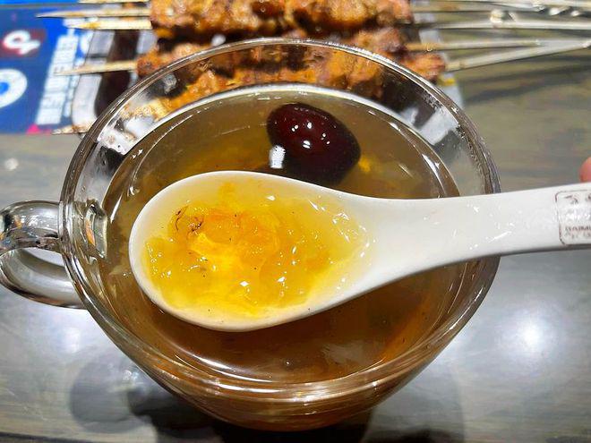 尝鲜必点！新疆馕坑烤全鱼！试过才是真爱！让你爱上新疆美食！(图8)