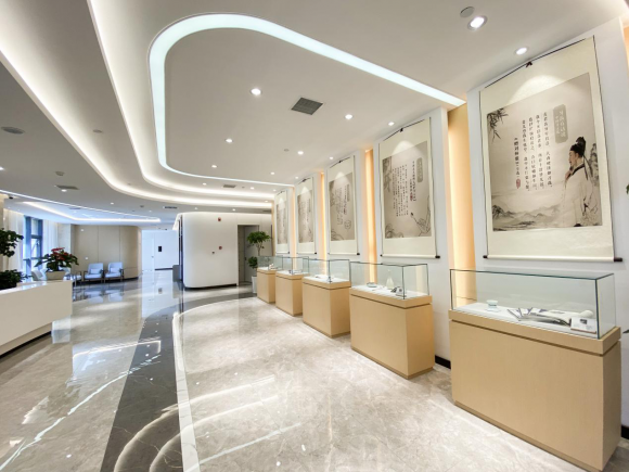 西安矫正牙齿哪家好？诺贝尔牙科连锁(图1)