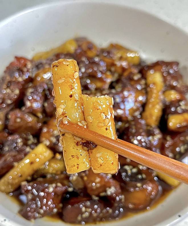 老上海风味排骨年糕：传统与美味的交融(图1)