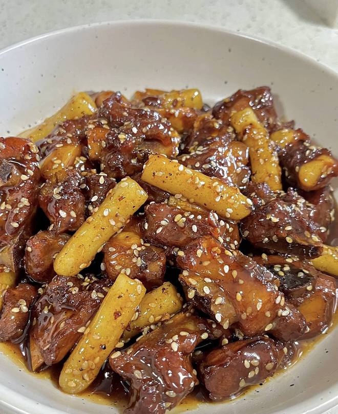 老上海风味排骨年糕：传统与美味的交融(图5)