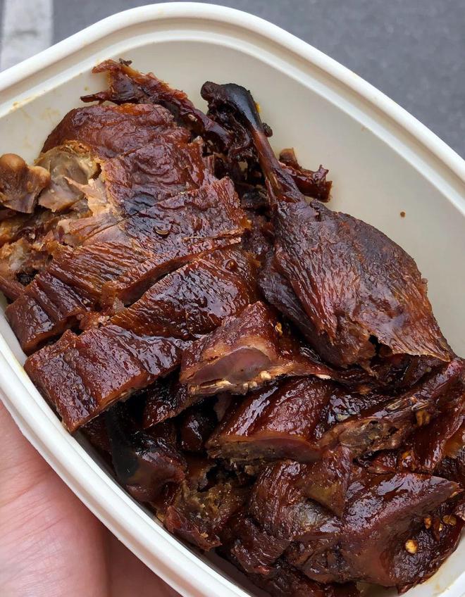 江苏酱板鸭：传统工艺美味传承(图2)