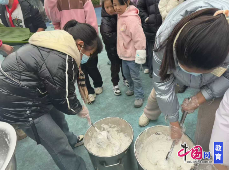 探秘峨眉“非遗”峨眉山桂花桥镇小让学生了解和传承传统文化(图3)