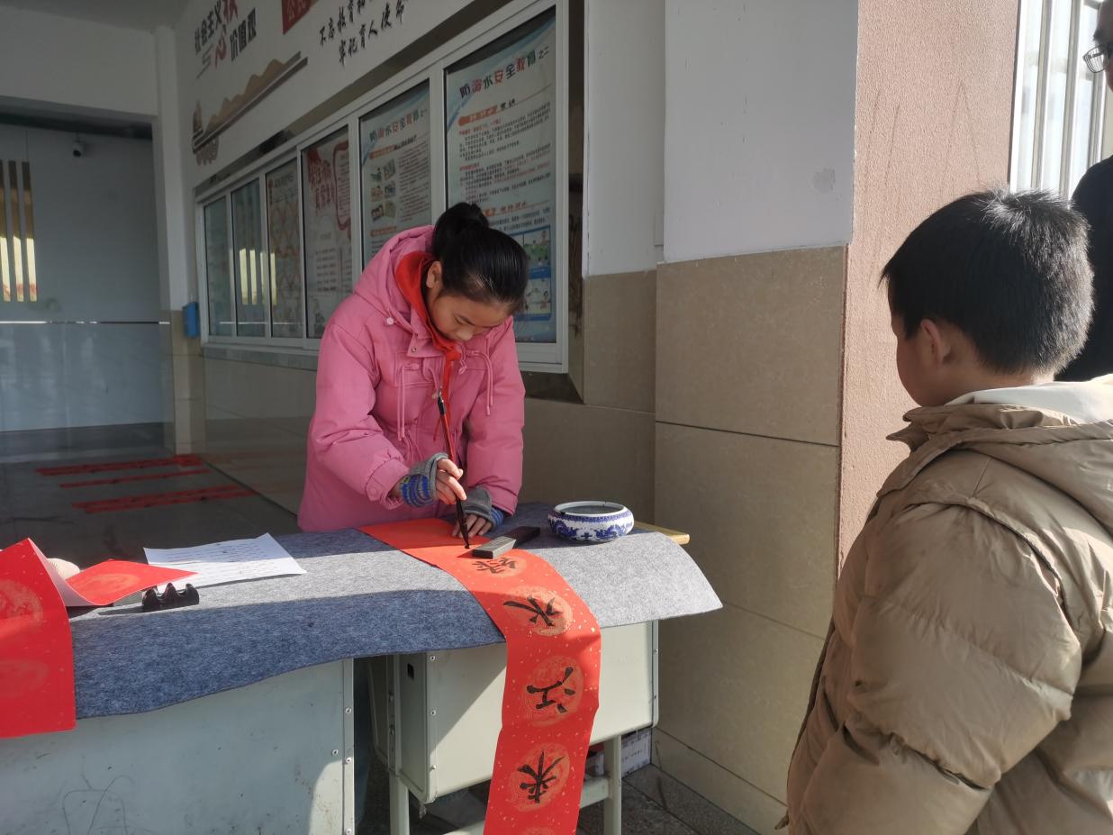 宣城广德市杨滩中心小学举办2024民俗文化活动传承传统文化迎新年(图1)