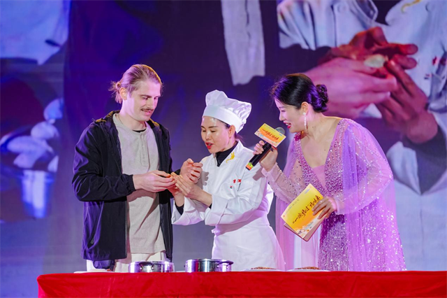 “‘一碗福建’福味来”2024年福建文旅美食推广季暨“食尚两岸·香聚沙县”海峡两岸美食展在三明沙县启动(图3)