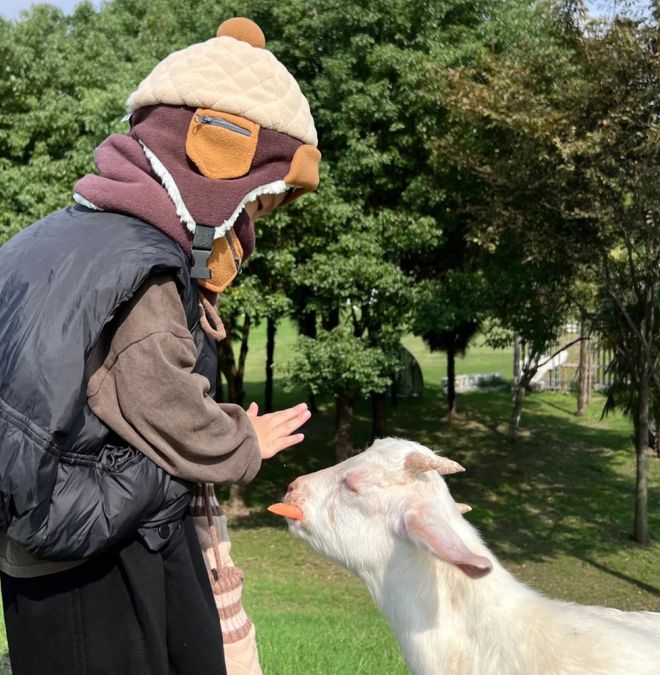 【烟火里的中国年】剪窗花、写福字、打糍粑、摊豆丝…传承年俗情趣享新年味(图10)