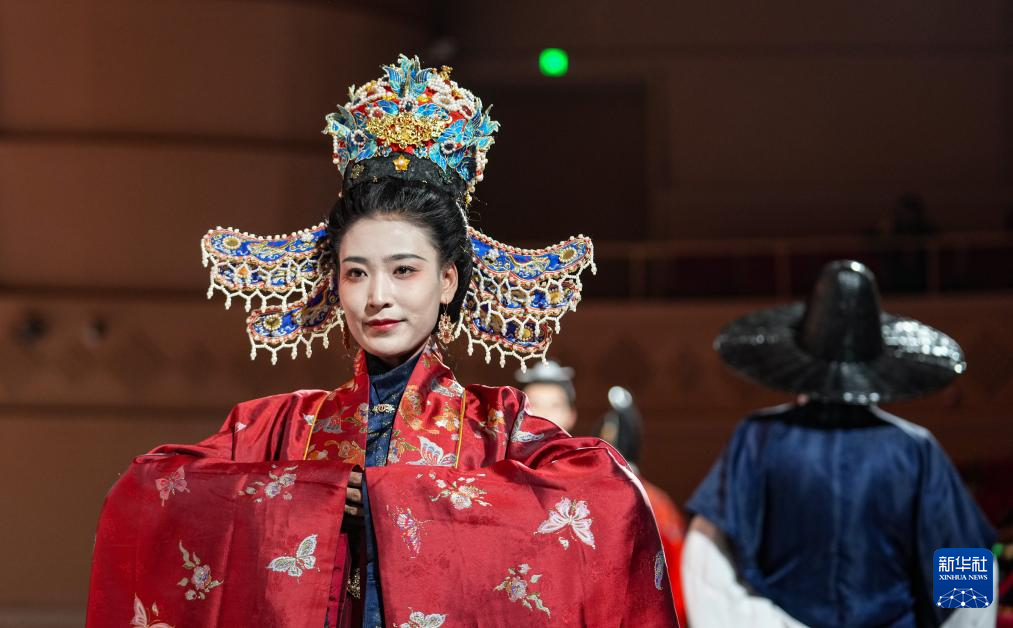 文化中国行丨西藏拉萨：华服同秀 衣脉相承(图1)