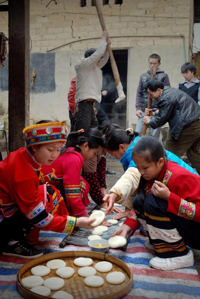 广西壮族自治区政协常委银书：白糍粑里品年味(图3)