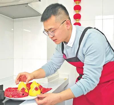 年味拉满！人民日报关注聊城95后小伙“花式”过春节(图1)
