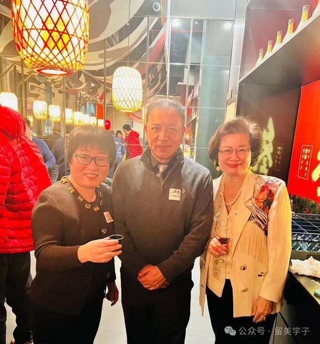 炒菜机器人中餐厅来啦(图2)