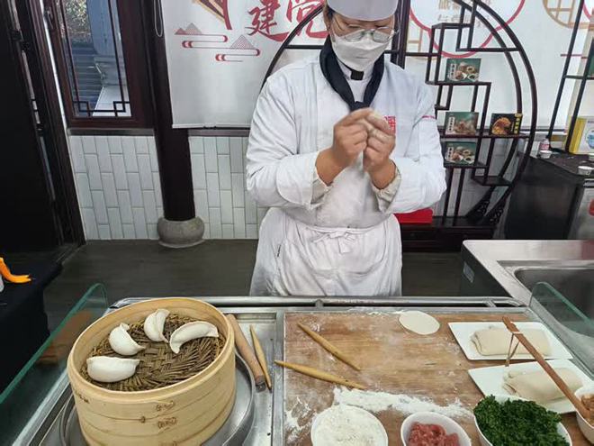 促进中餐繁荣侨界人士走进淮扬菜大讲堂沉浸式体验淮扬菜制作技艺！(图5)