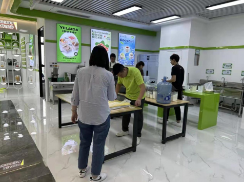 红创餐饮：深耕行业经验打造餐饮管理体系(图1)