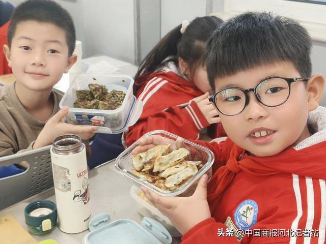 石家庄市长征街小学开展“中国美食”主题活动 文化传承从舌尖启航(图1)