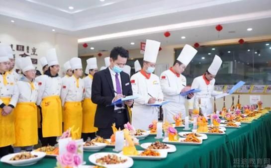 百宴技与风荷轩：掌握餐饮艺术的关键分享(图1)