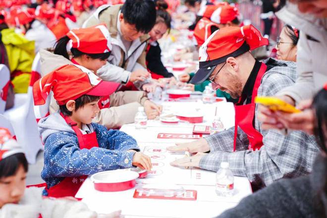 水饺吉尼斯记录背后：拆解喜家德的“三重价值”(图2)