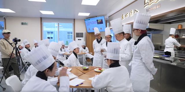 四川旅游学院烹食学院院长李想：借川菜立法东风育多元川菜人才｜院长来了(图3)