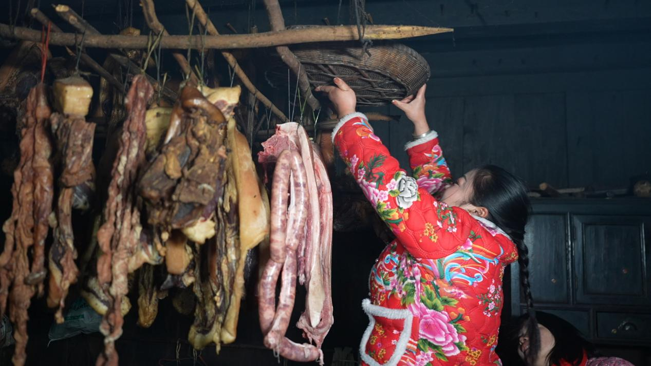 腊味飘香 烟火中的年味儿传承密码(图1)