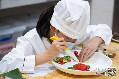 中华优秀传统文化在美食中的传承与创新｜收藏这5道经典菜谱！(图1)