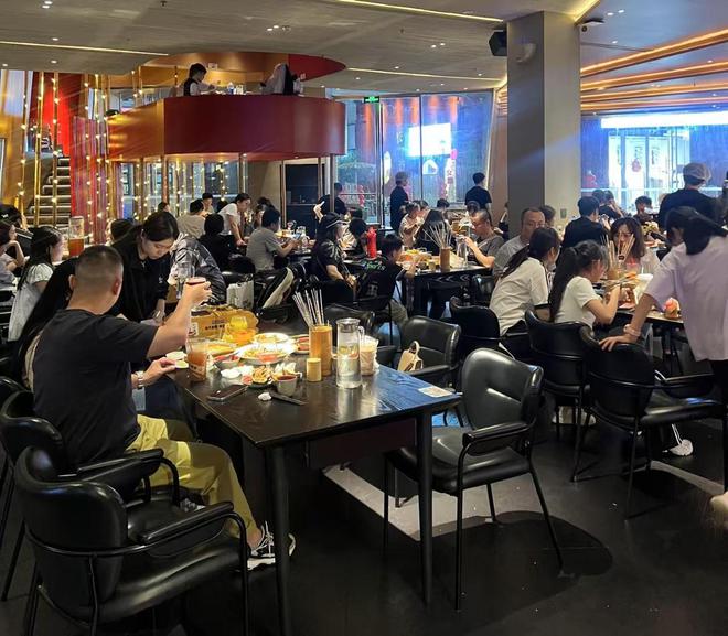 文旅“流量”变“增量” 五一餐饮市场活力旺(图1)