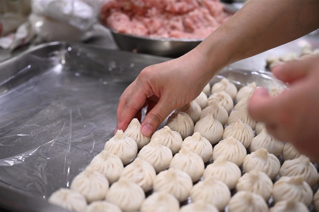 饺子吉尼斯挑战赛别开生面 传承中华文化好家风(图1)