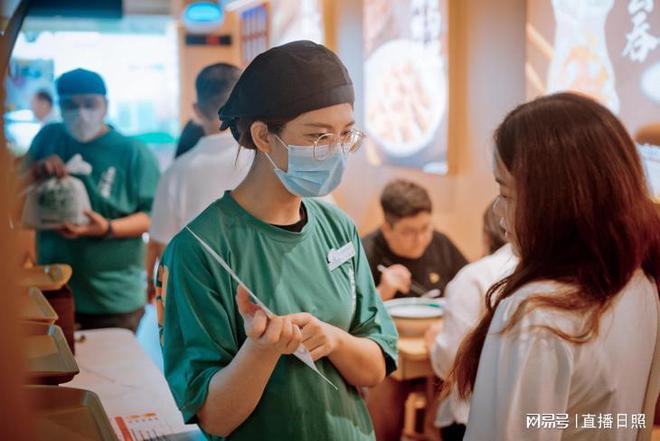 中国味道书写南洋故事：袁记云饺用匠心美食架起文化桥梁(图1)