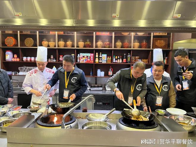 全国30多个城市的餐饮人来南昌参加江西小炒培训(图1)
