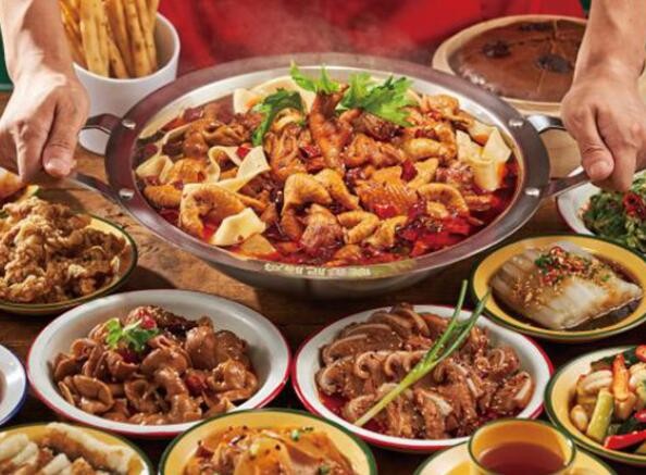独特美食技艺传承也是传统手工艺的延续。(图1)