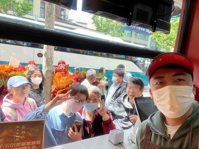 提“阿大葱油饼”：岁月沉淀下的烟火传承(图3)