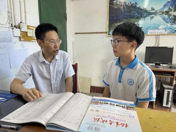 小伙中考720分转职高烹饪夺烹专第一(图3)