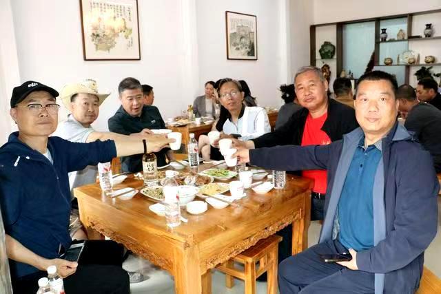 劲松卤肉非遗馆洛阳龙门石窟店盛大开馆 百年传承再启新篇(图8)