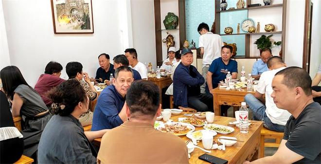 劲松卤肉非遗馆洛阳龙门石窟店盛大开馆 百年传承再启新篇(图10)