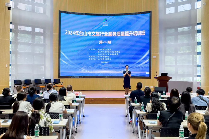 河南淅川：技能培训点亮就业未来(图1)