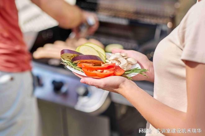 依托烹饪演示教室实训室精准传授烹饪技艺以促精进(图2)