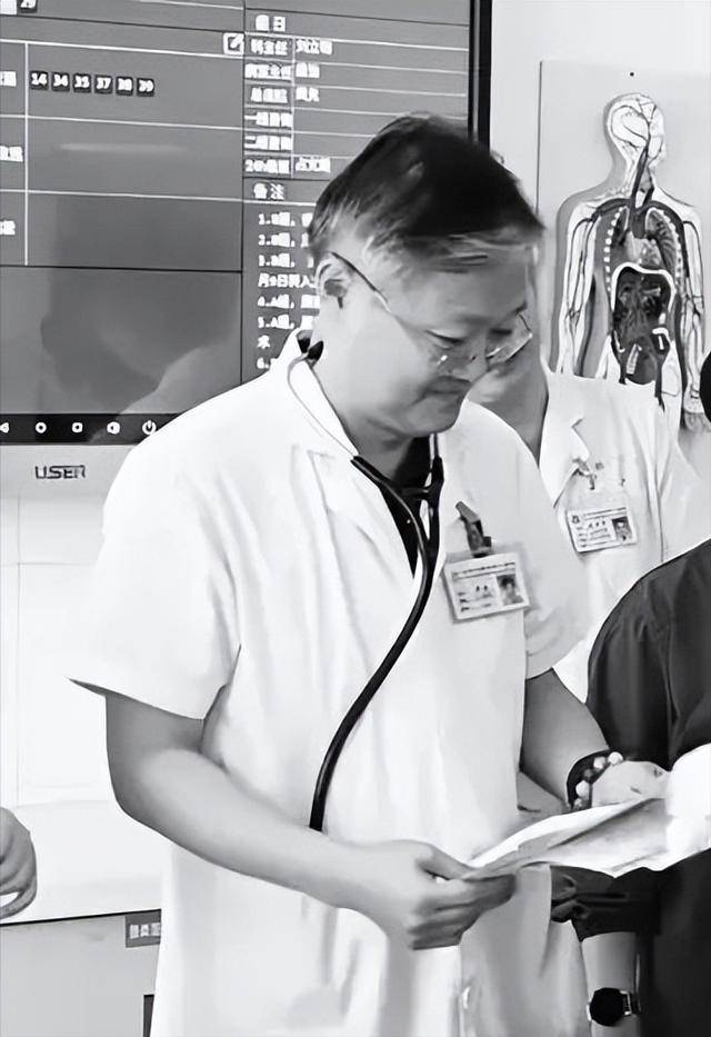 53岁湘雅二医院唐浩医生去世最后露面满头白发为学医放弃保送(图12)