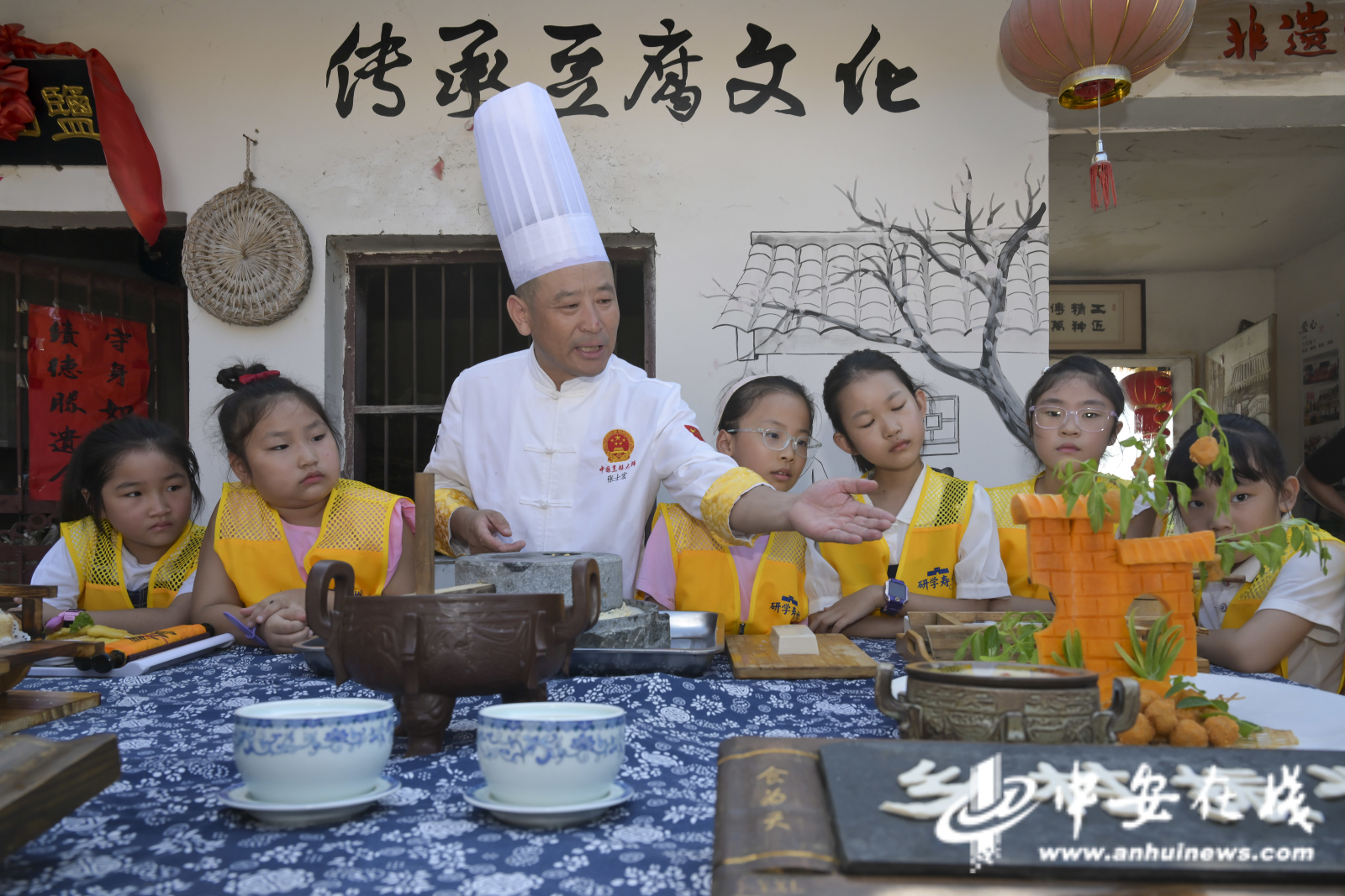 探秘千年技艺感悟匠心传承——暑期“非遗+研学”走进寿州豆腐宴(图4)