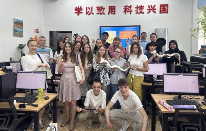 当美食邂逅智能科技 辽宁大学暑期营解锁文化传承新体验(图1)