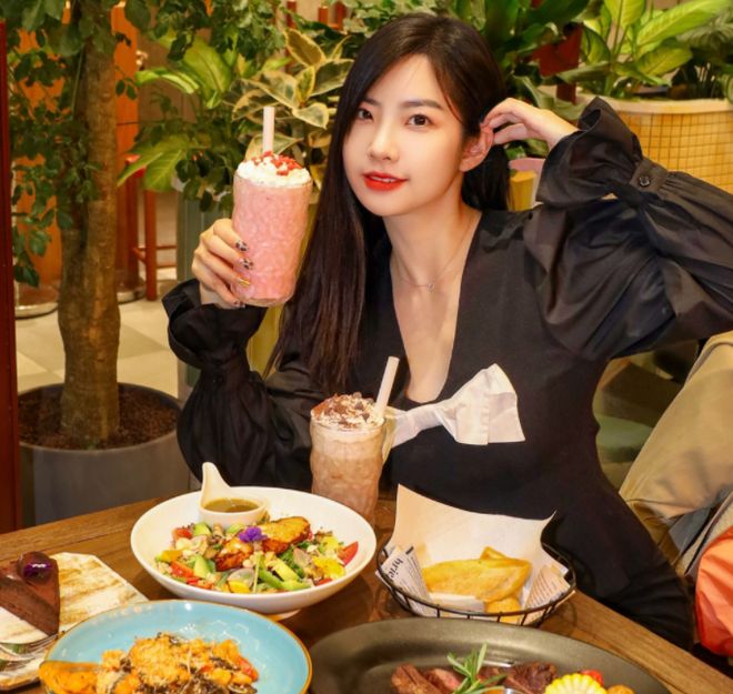 网红探店说实话称牛排硬的像鞋底随后被餐厅起诉要求赔偿158W(图1)