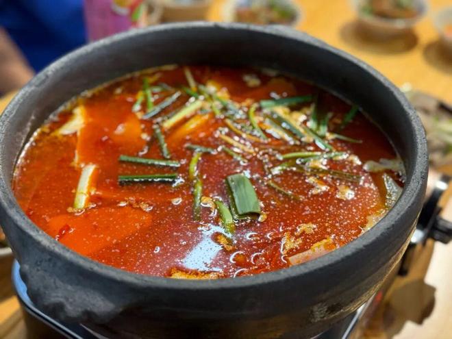 6500亿“沸腾”洗牌：海底捞向左做体验、呷哺呷哺向右抠成本(图2)