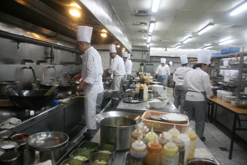 江苏如皋市场监管局东陈分局护航秋季开学第一餐(图1)