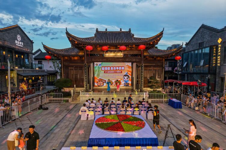 安徽庐江：“美食经济”点亮文化街区(图2)