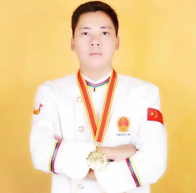 闽菜匠心守正创新海峡名厨誉满亚洲-中国烹饪金马奖获得者林信兴(图2)