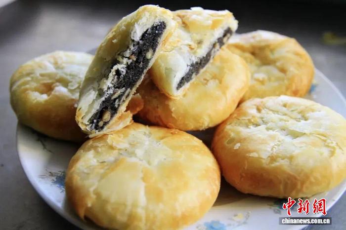 浙江古镇“月饼味”渐浓：老传统延续 新创意飘香(图1)