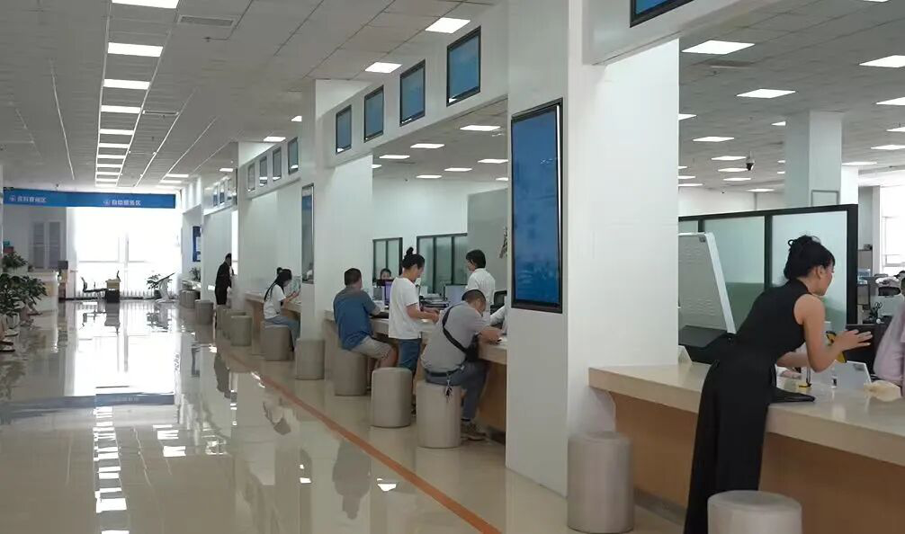 雨城区：“开办餐饮店一件事” 让开店办证省时省心又省钱(图2)